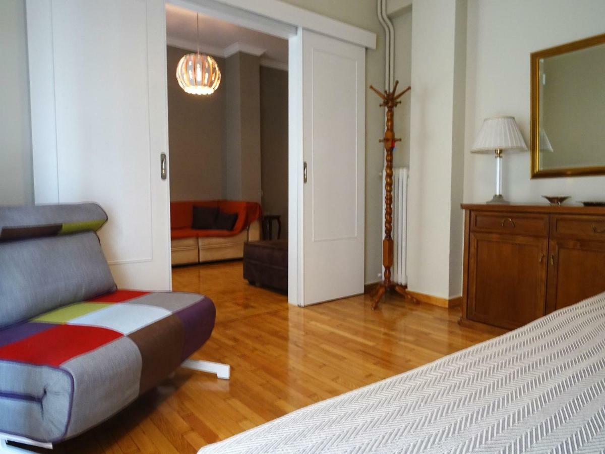 Chic Central Apartment In Evangelismos Metro Station Atena Exterior foto